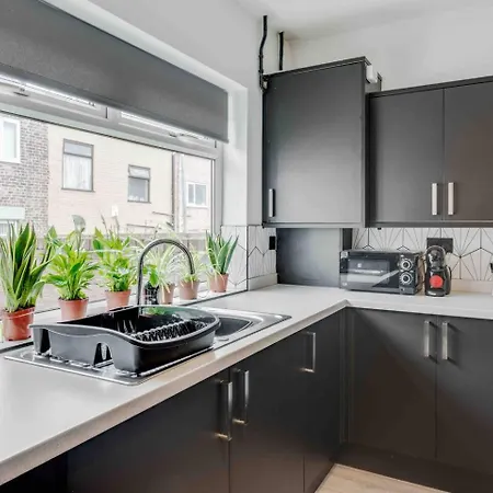 3-Bed Scouse House Near Anfield & Goodison Villa Liverpool Exterior photo