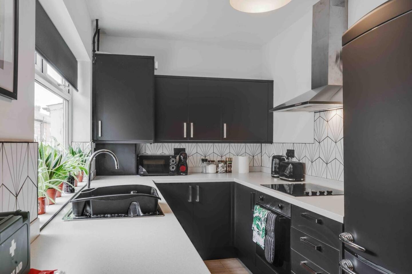 3-bed Scouse House Near Anfield & Goodison *