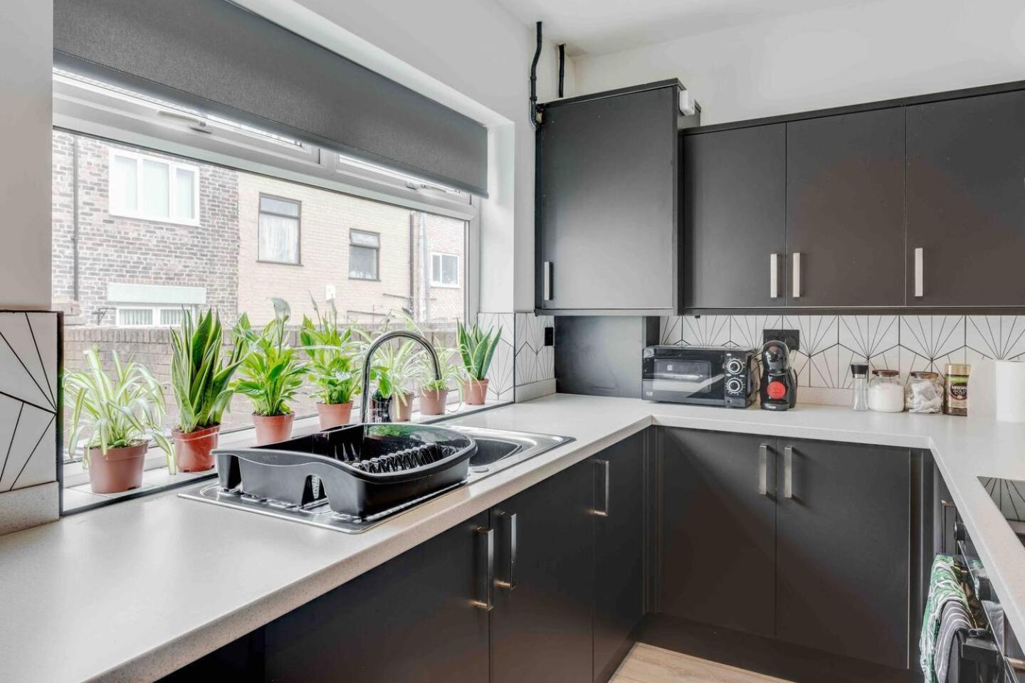 3-bed Scouse House Near Anfield & Goodison Дом отдыха Ливерпуль