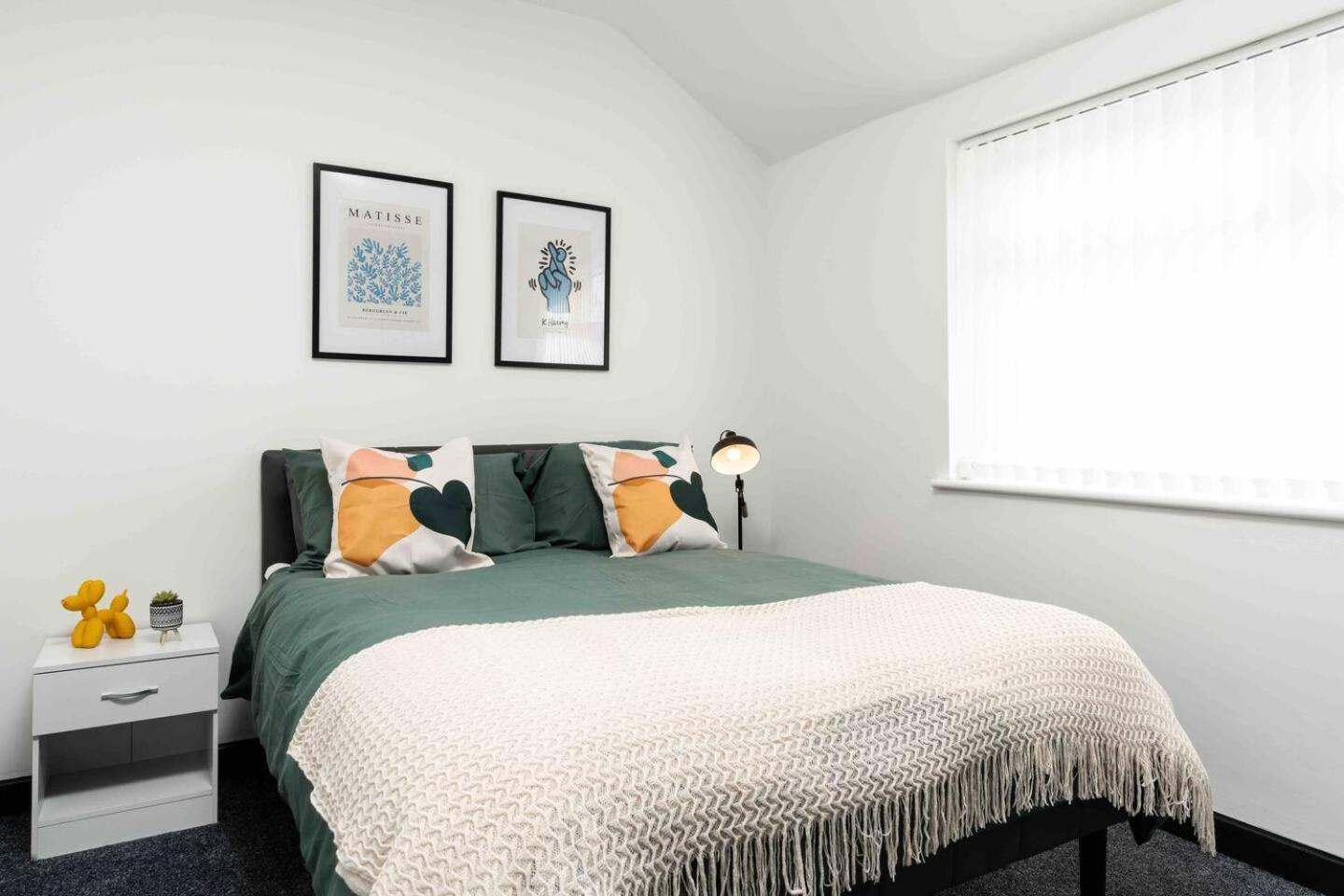 3-bed Scouse House Near Anfield & Goodison Holiday home