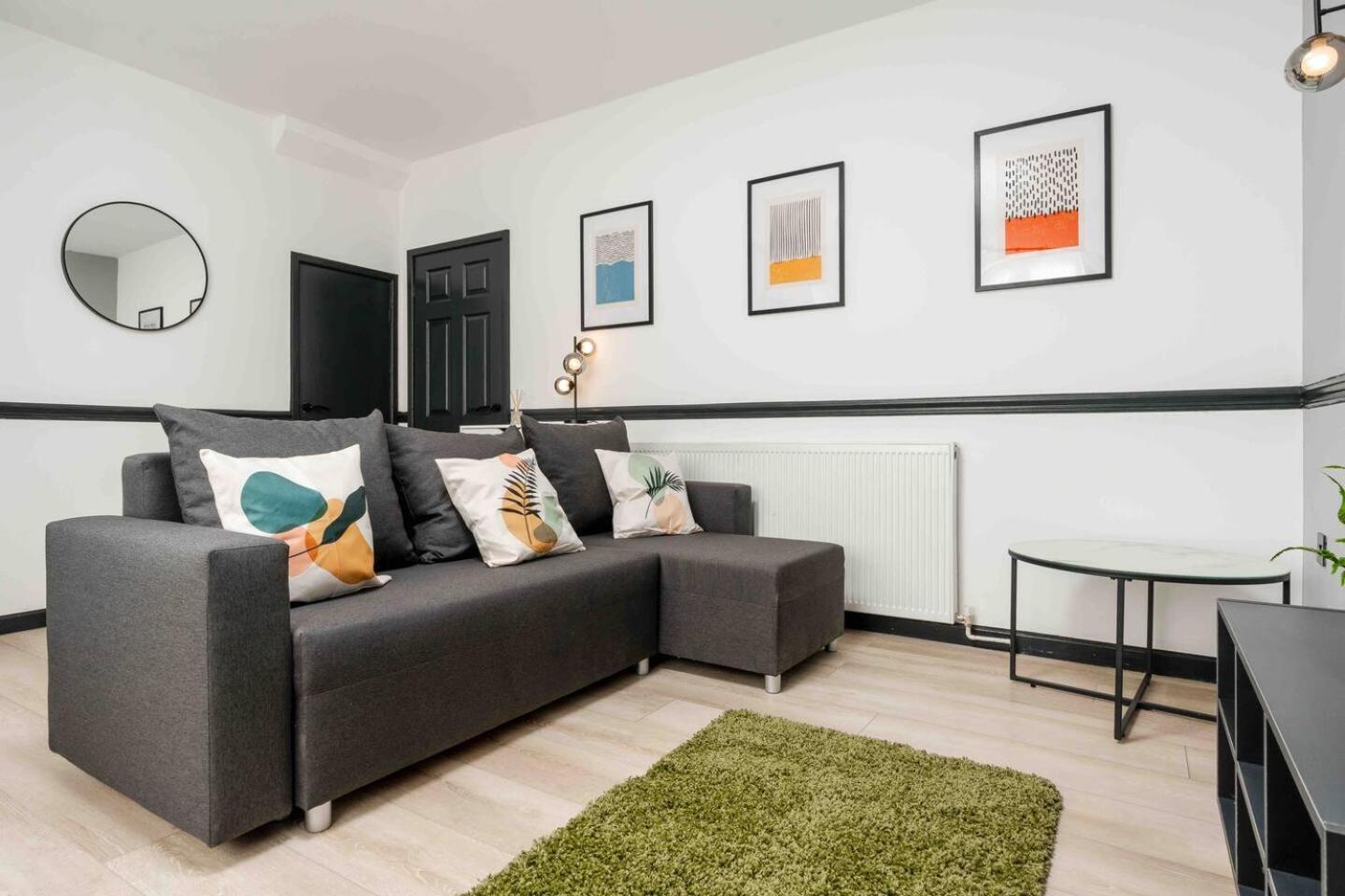3-bed Scouse House Near Anfield & Goodison Holiday home *